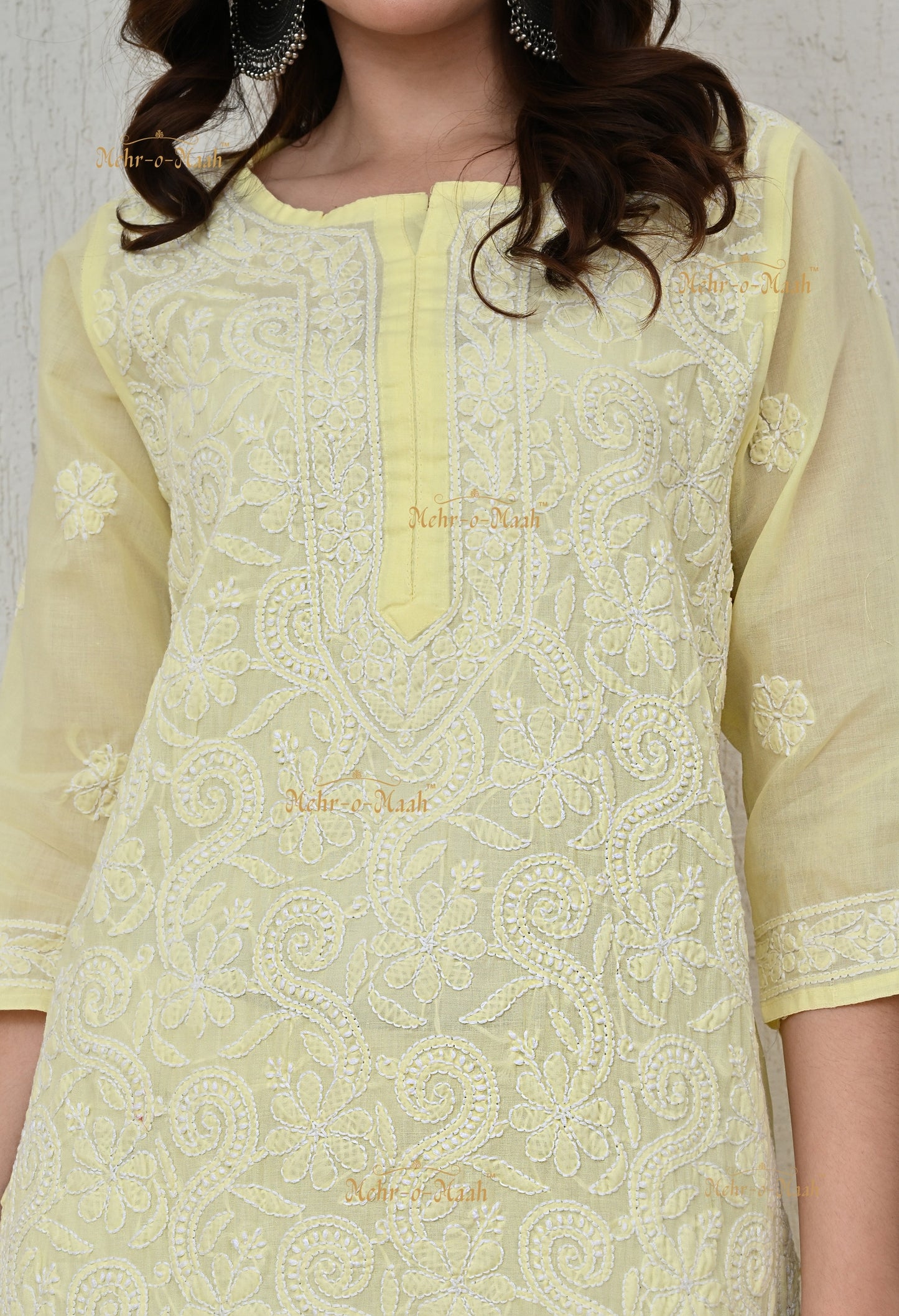 Anika Cotton Chikankari kurti