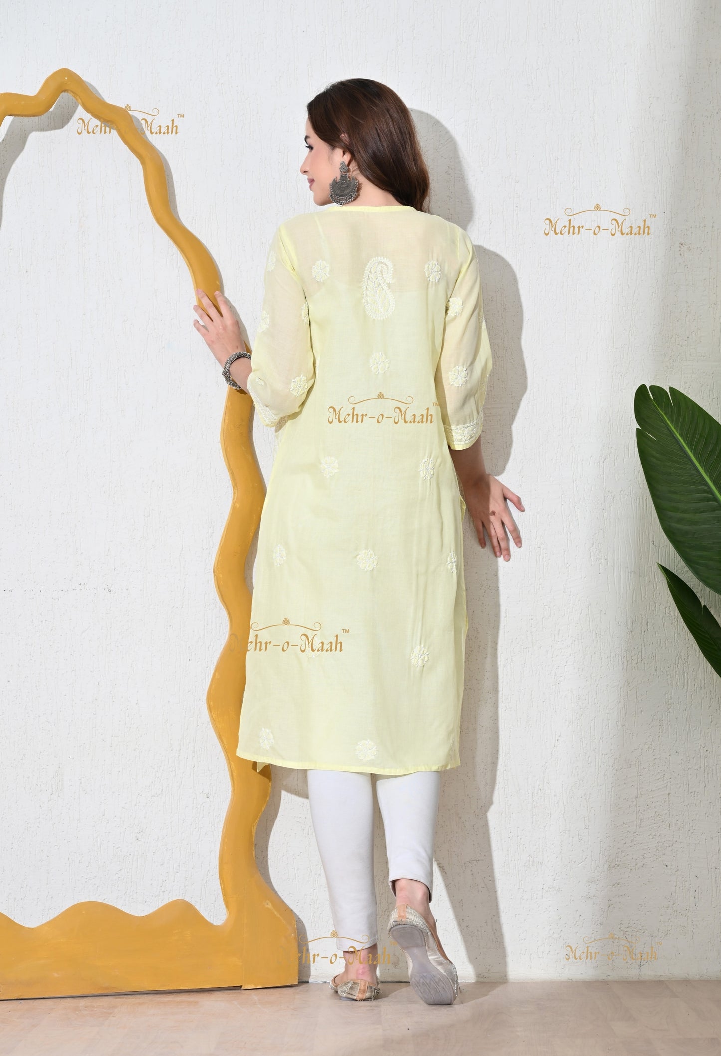 Anika Cotton Chikankari kurti