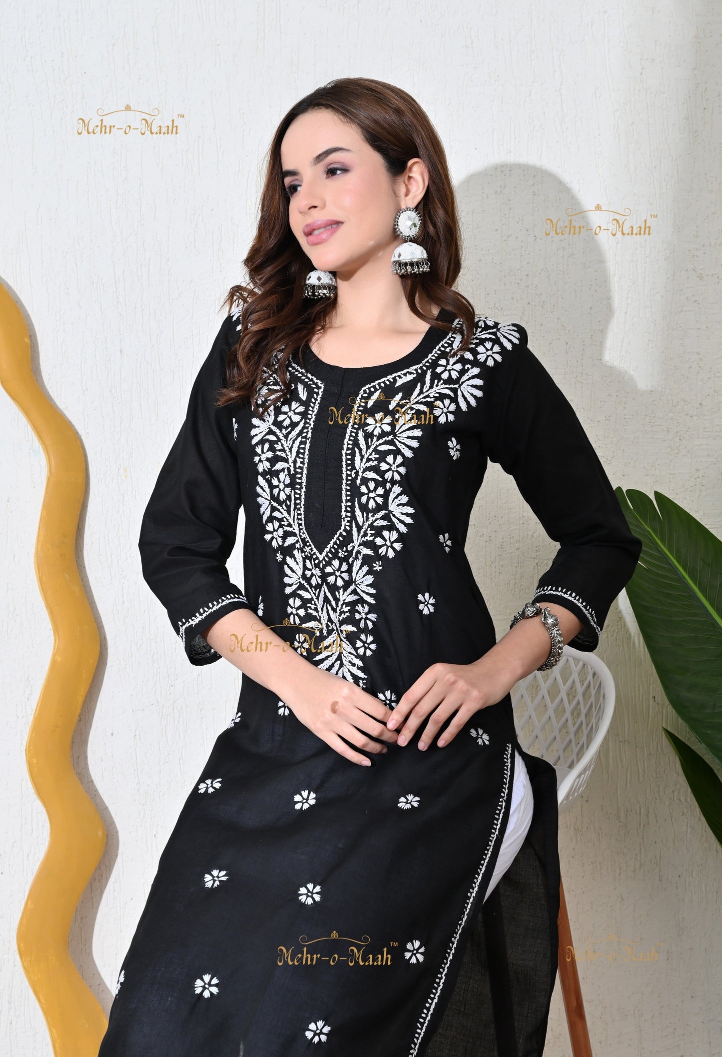 Hoor Cotton Chikankari kurti