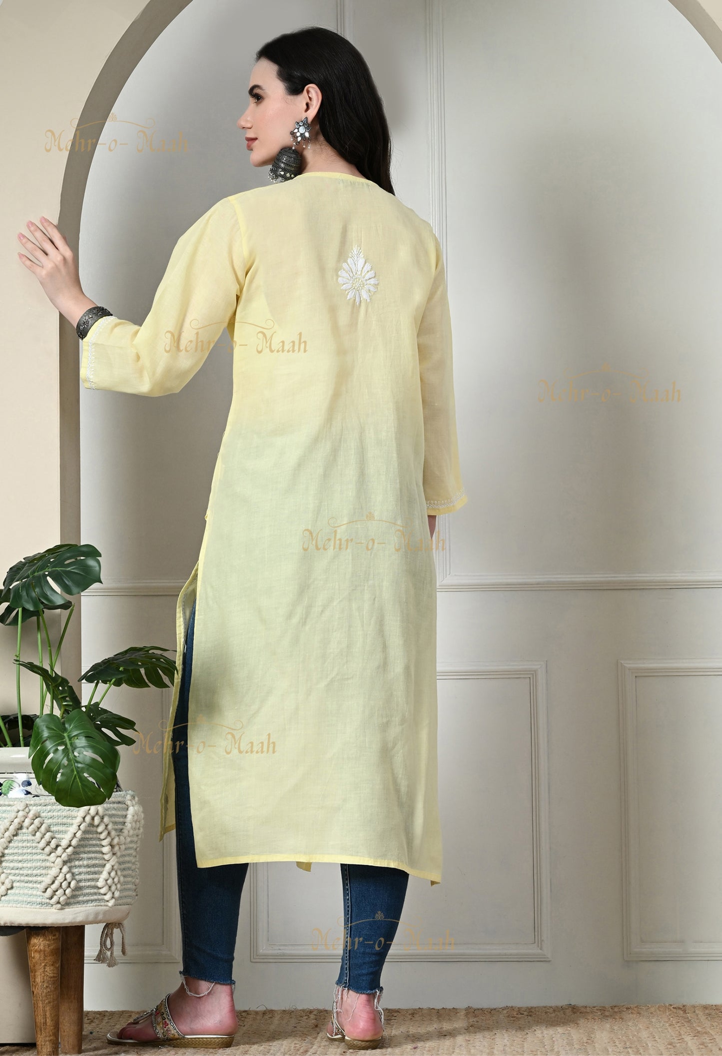 Hoor Cotton Chikankari Kurti