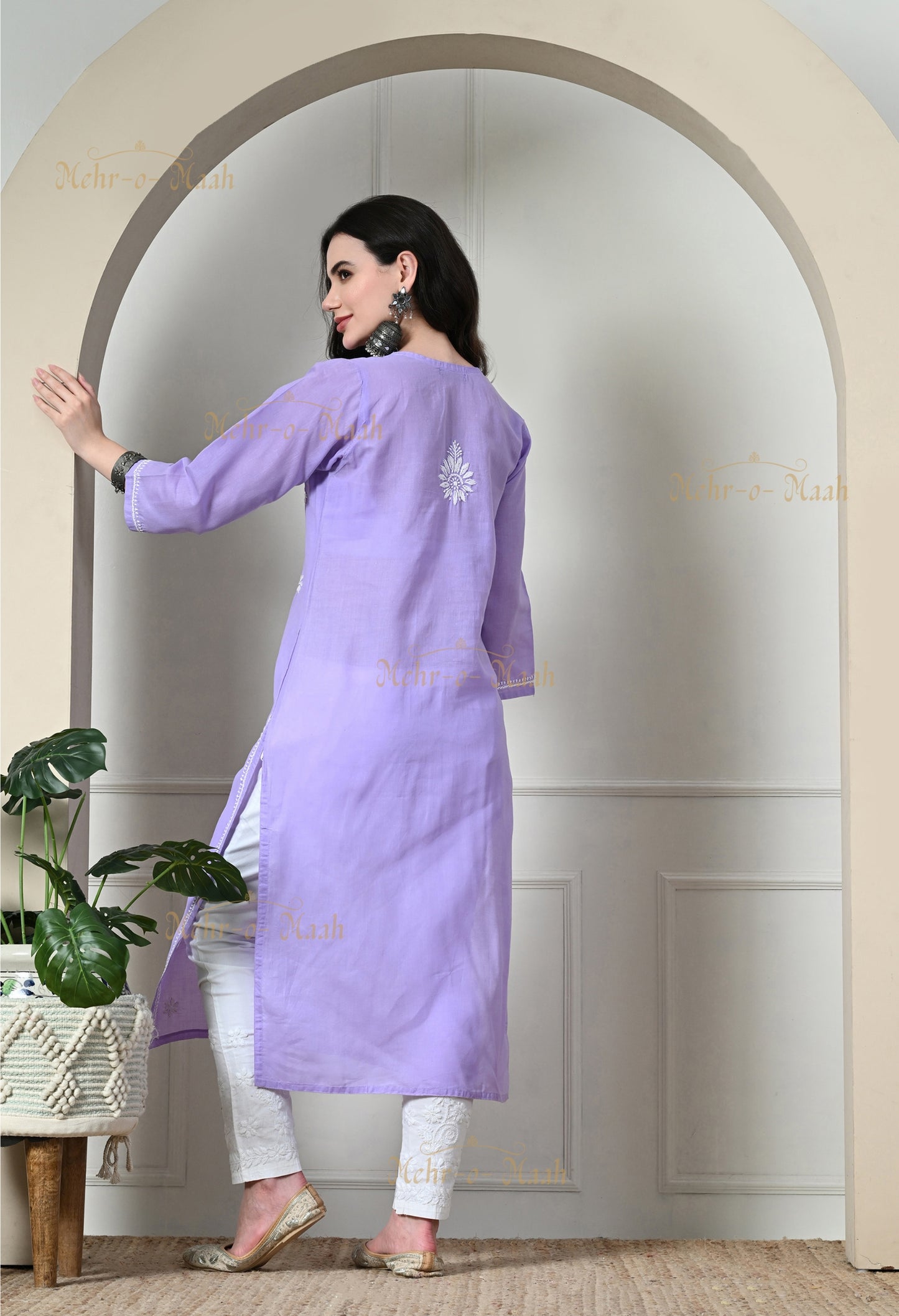 Hoor Cotton Chikankari Kurti