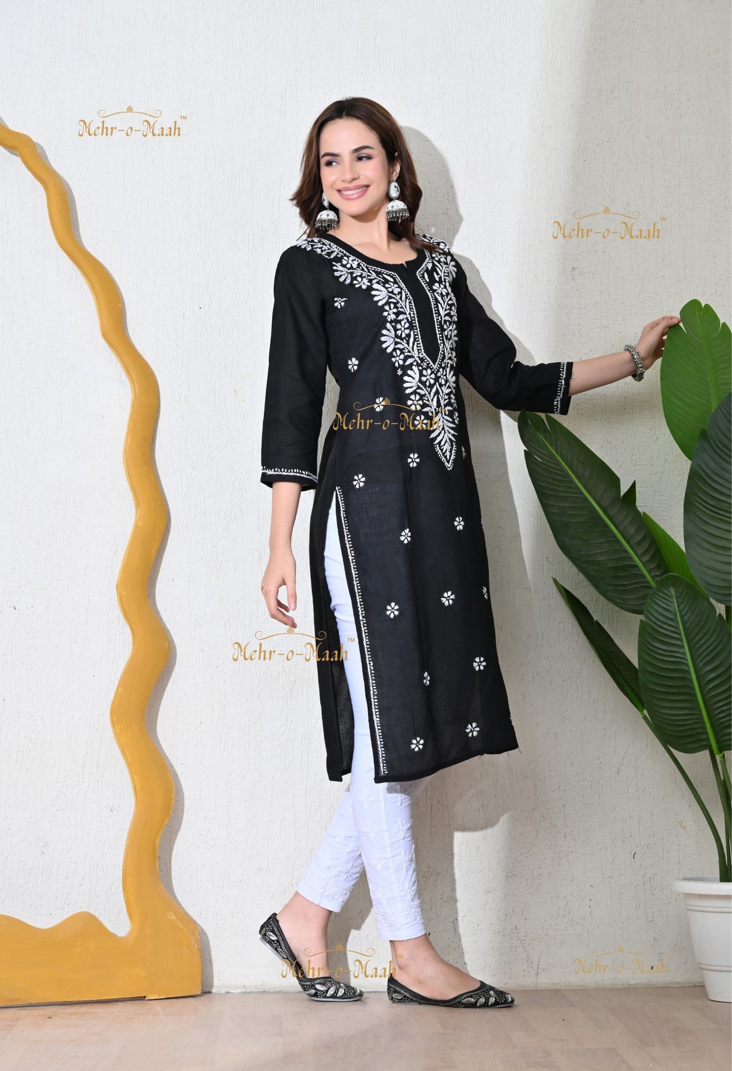Hoor Cotton Chikankari kurti