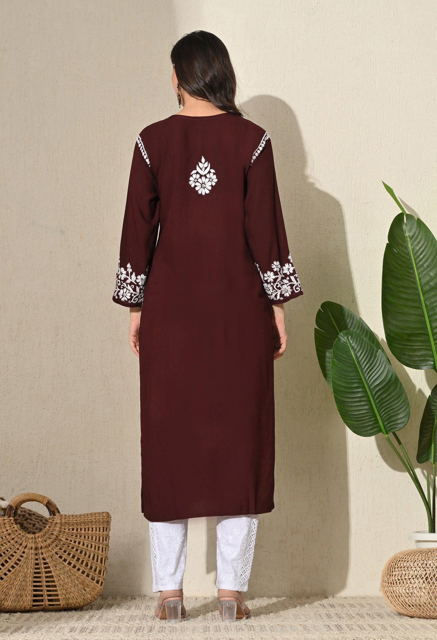 Aiyna Modal Chikankari Kurti