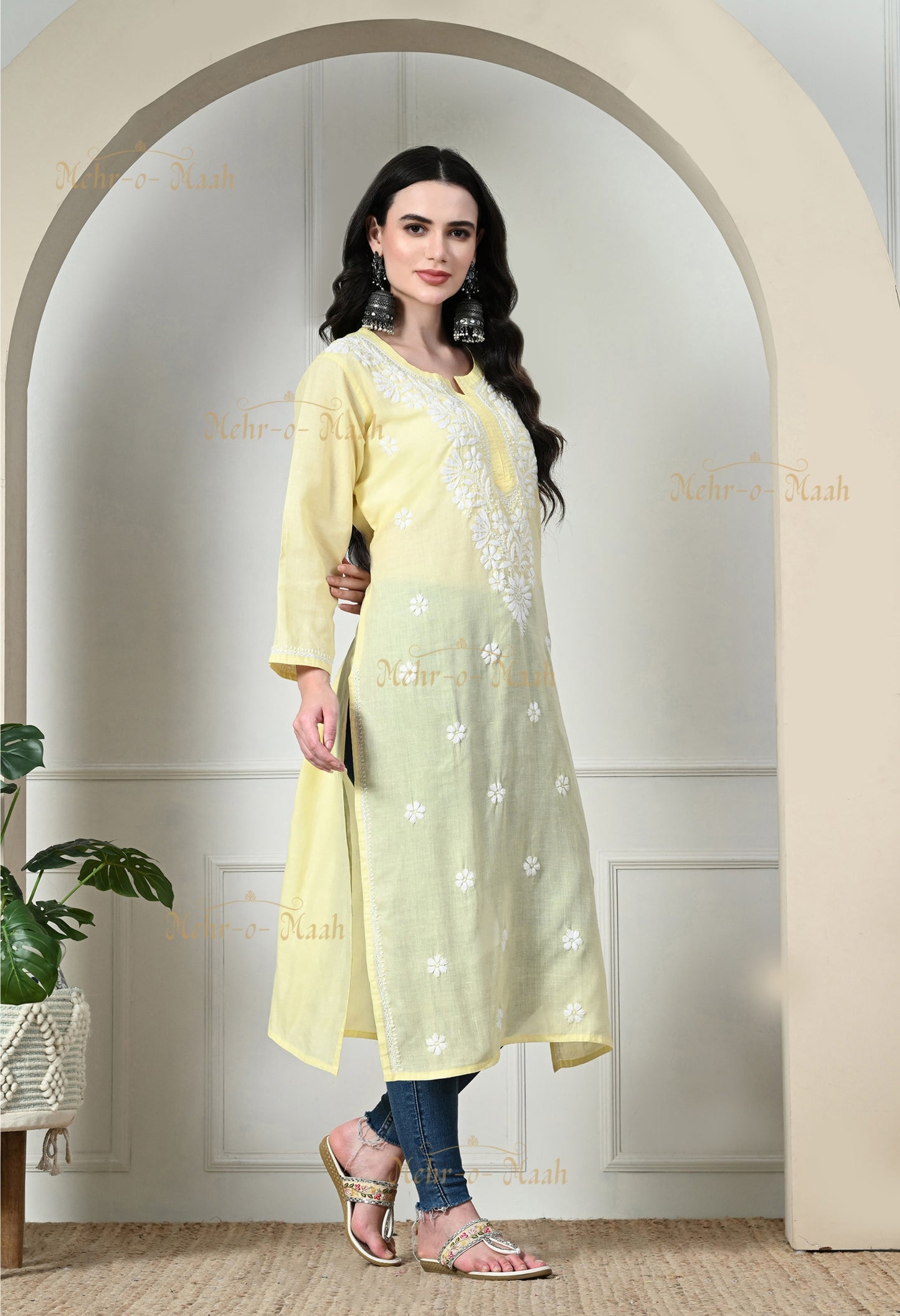 Hoor Cotton Chikankari Kurti